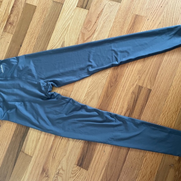 Adidas sz. XS - Picture 3 of 3